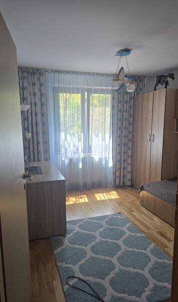 Crangasi, apartament cu 4 camere la 3 min. distanta de Metrou Crangasi.
