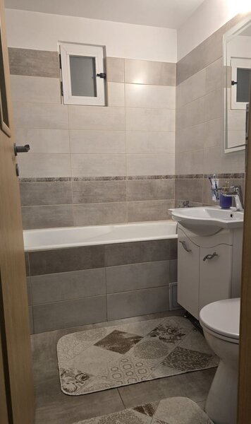 Crangasi, apartament cu 4 camere la 3 min. distanta de Metrou Crangasi.